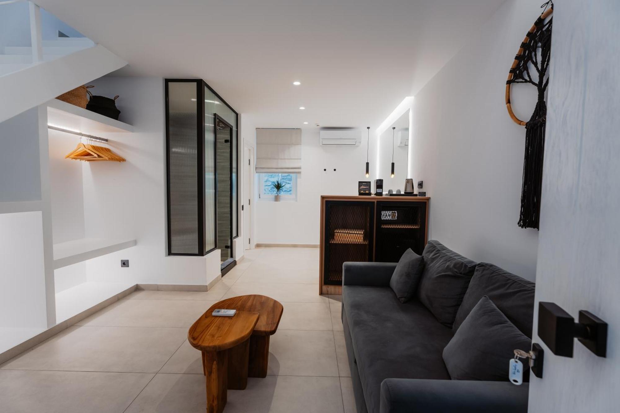 Klouvas Oliving Mykonos Luxury Suites מראה חיצוני תמונה