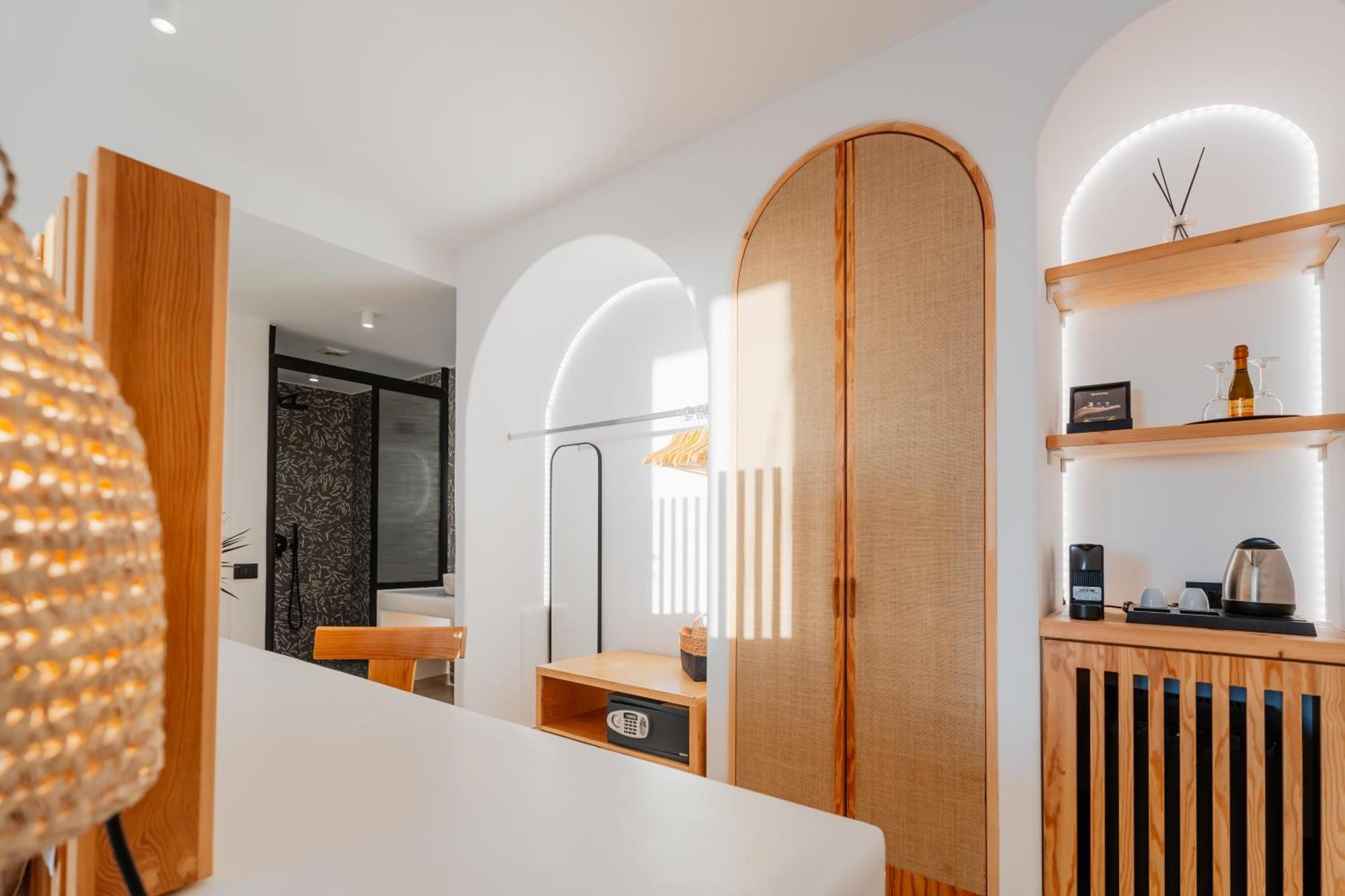 Klouvas Oliving Mykonos Luxury Suites מראה חיצוני תמונה