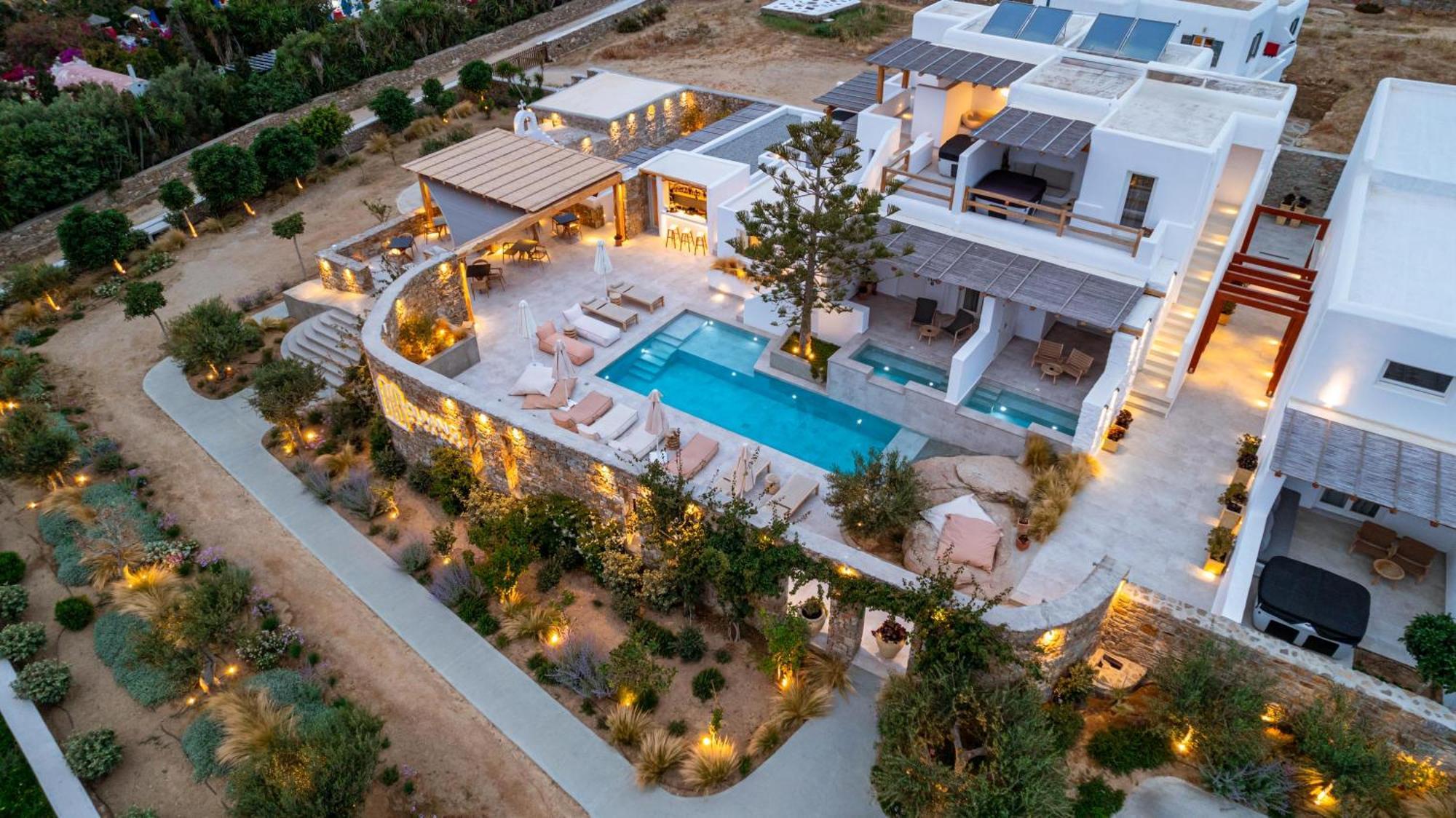 Klouvas Oliving Mykonos Luxury Suites מראה חיצוני תמונה