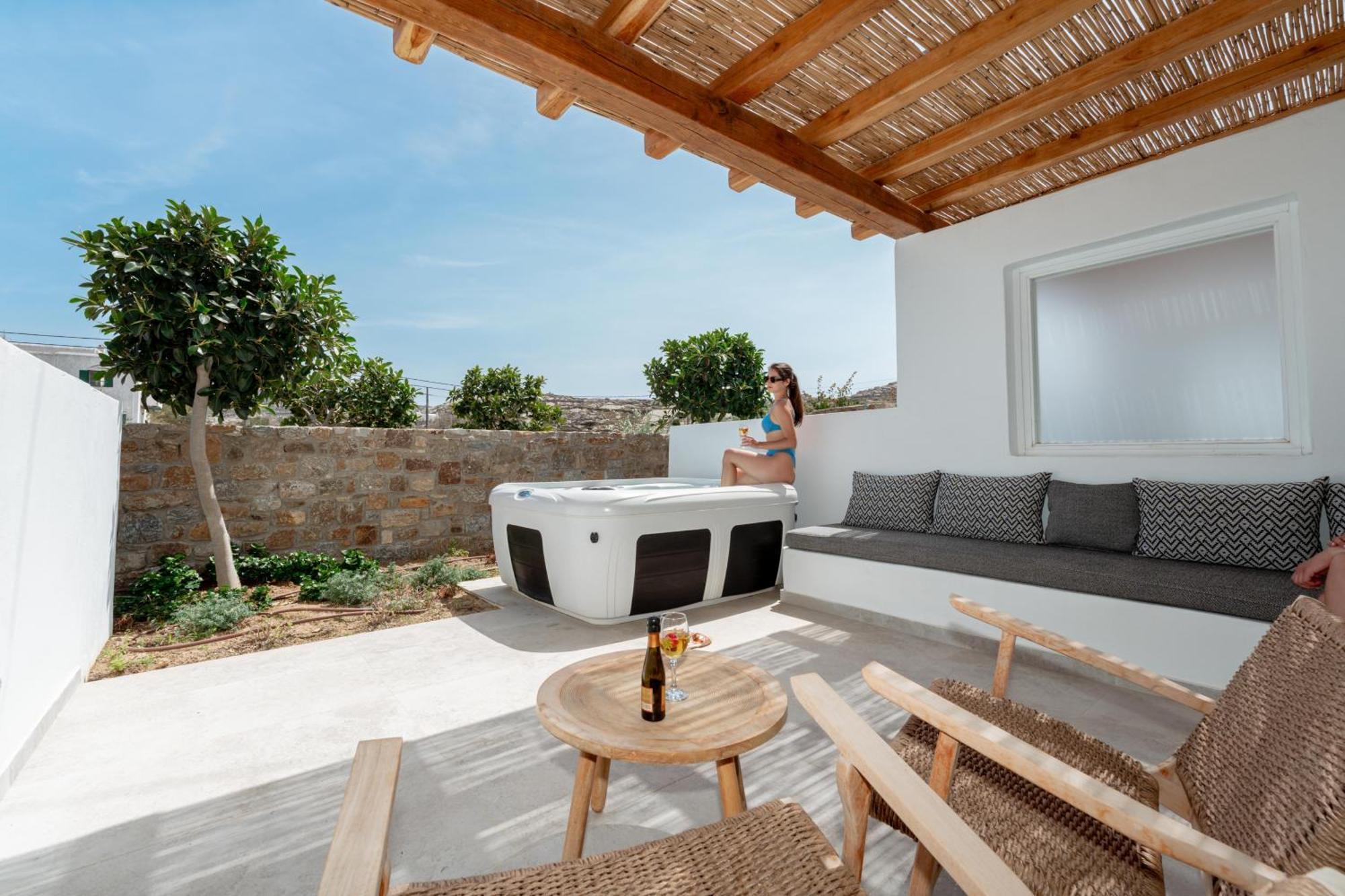 Klouvas Oliving Mykonos Luxury Suites מראה חיצוני תמונה