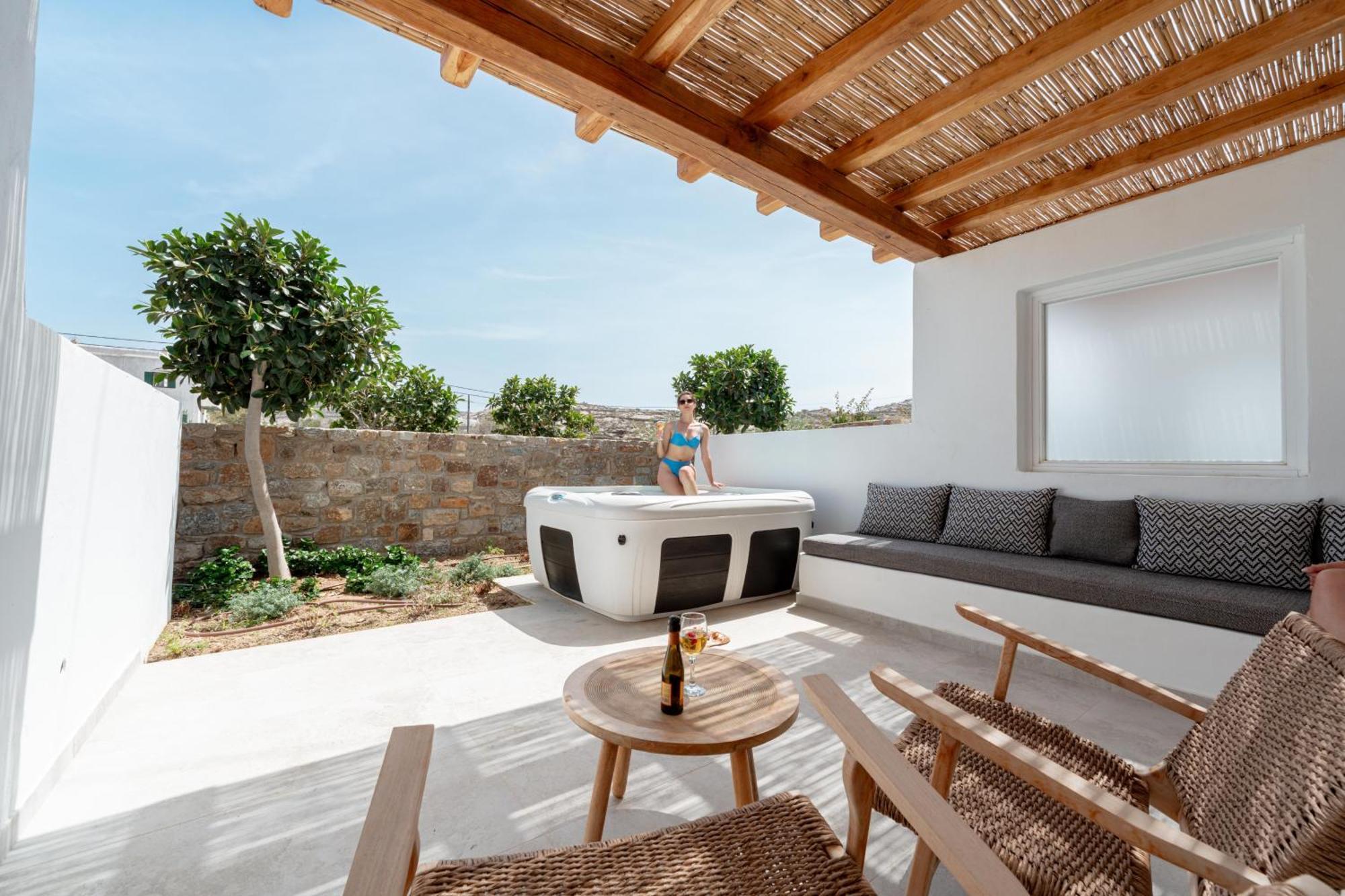 Klouvas Oliving Mykonos Luxury Suites מראה חיצוני תמונה