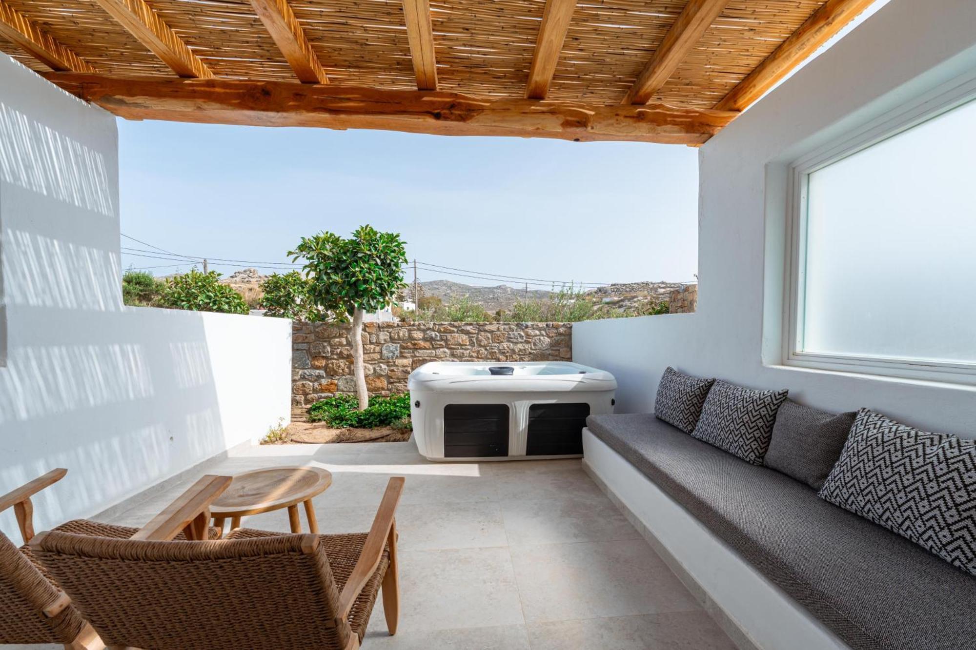 Klouvas Oliving Mykonos Luxury Suites מראה חיצוני תמונה